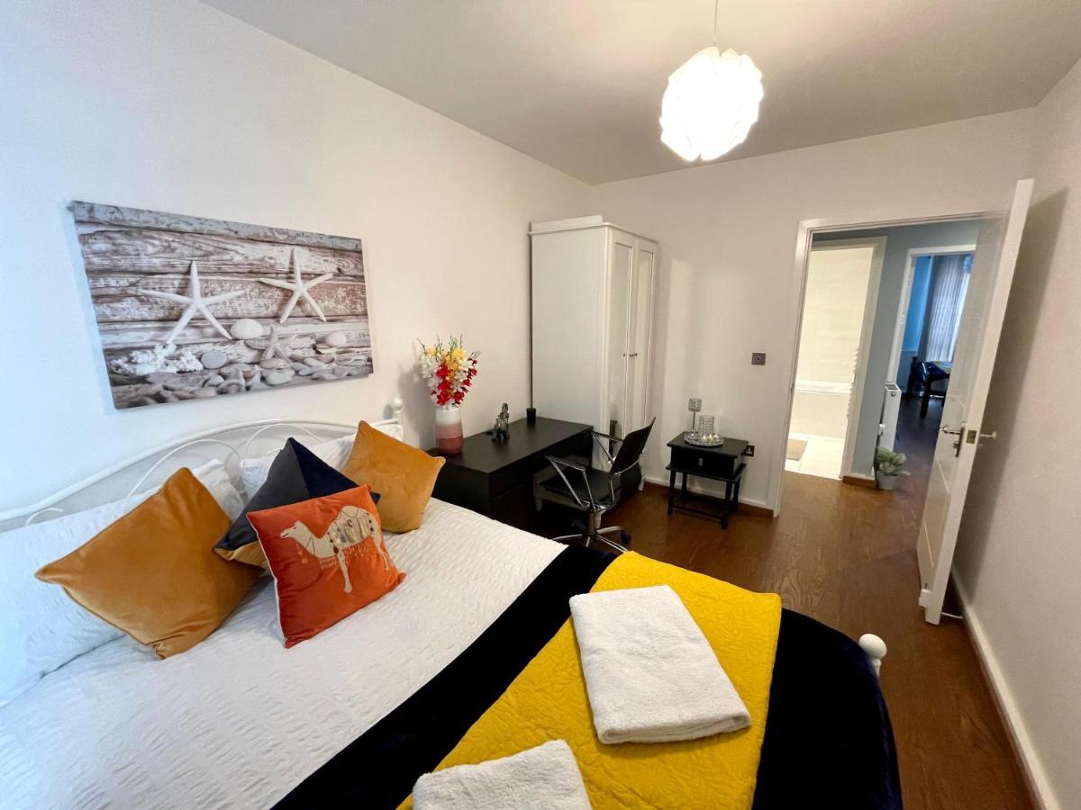London Stratford Luxury House, 5 Minutes Walk Station, Westfield, 3 Bedrooms 3 Bathrooms, Reception, Garden, Parking Exterior foto