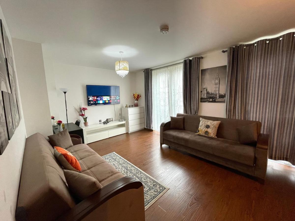 London Stratford Luxury House, 5 Minutes Walk Station, Westfield, 3 Bedrooms 3 Bathrooms, Reception, Garden, Parking Exterior foto
