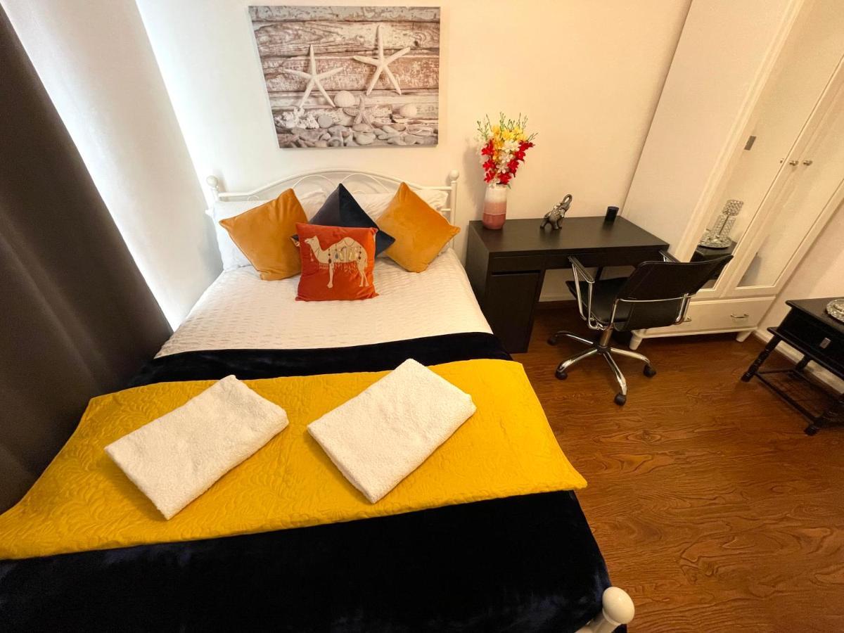 London Stratford Luxury House, 5 Minutes Walk Station, Westfield, 3 Bedrooms 3 Bathrooms, Reception, Garden, Parking Exterior foto