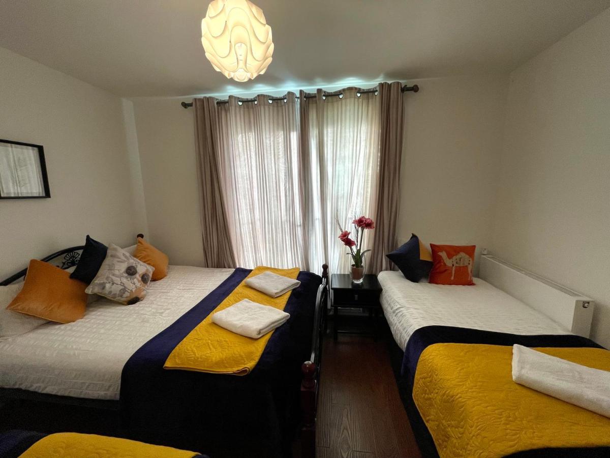 London Stratford Luxury House, 5 Minutes Walk Station, Westfield, 3 Bedrooms 3 Bathrooms, Reception, Garden, Parking Exterior foto
